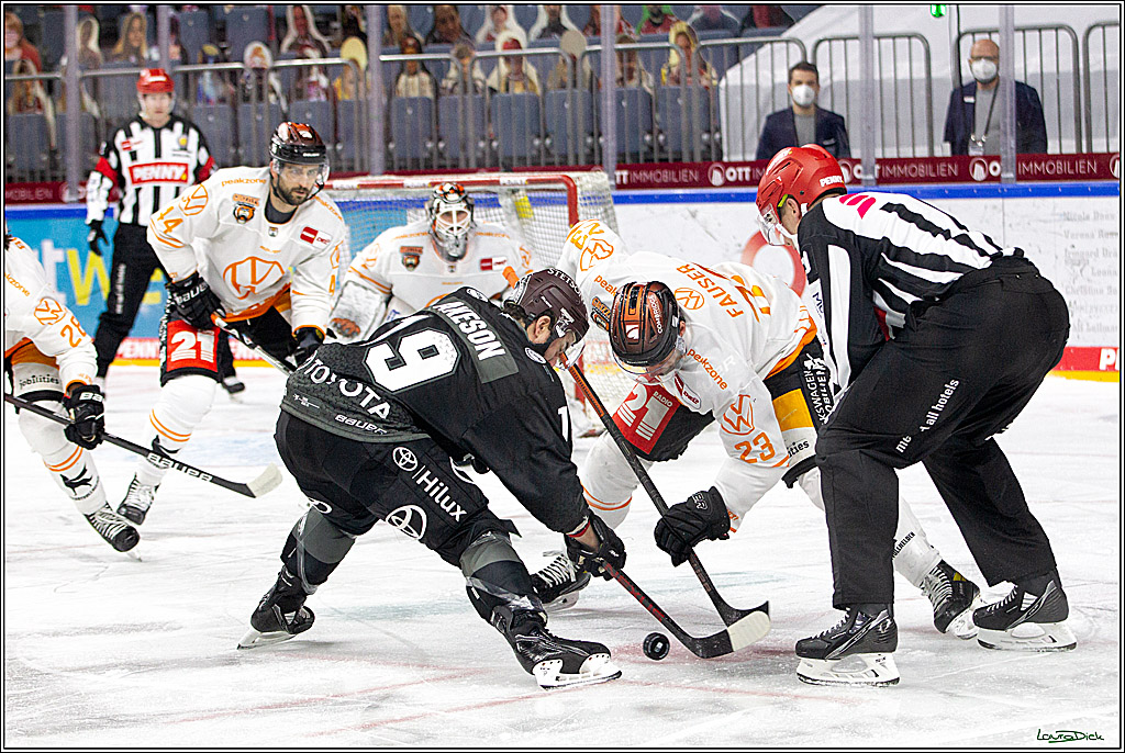 PENNY DEL;  Koelner Haie - Wolfsburg Grizzlys; Koeln, 17.03.2021